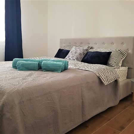 Apartman Astra 斯雷姆斯卡米特罗维察 外观 照片