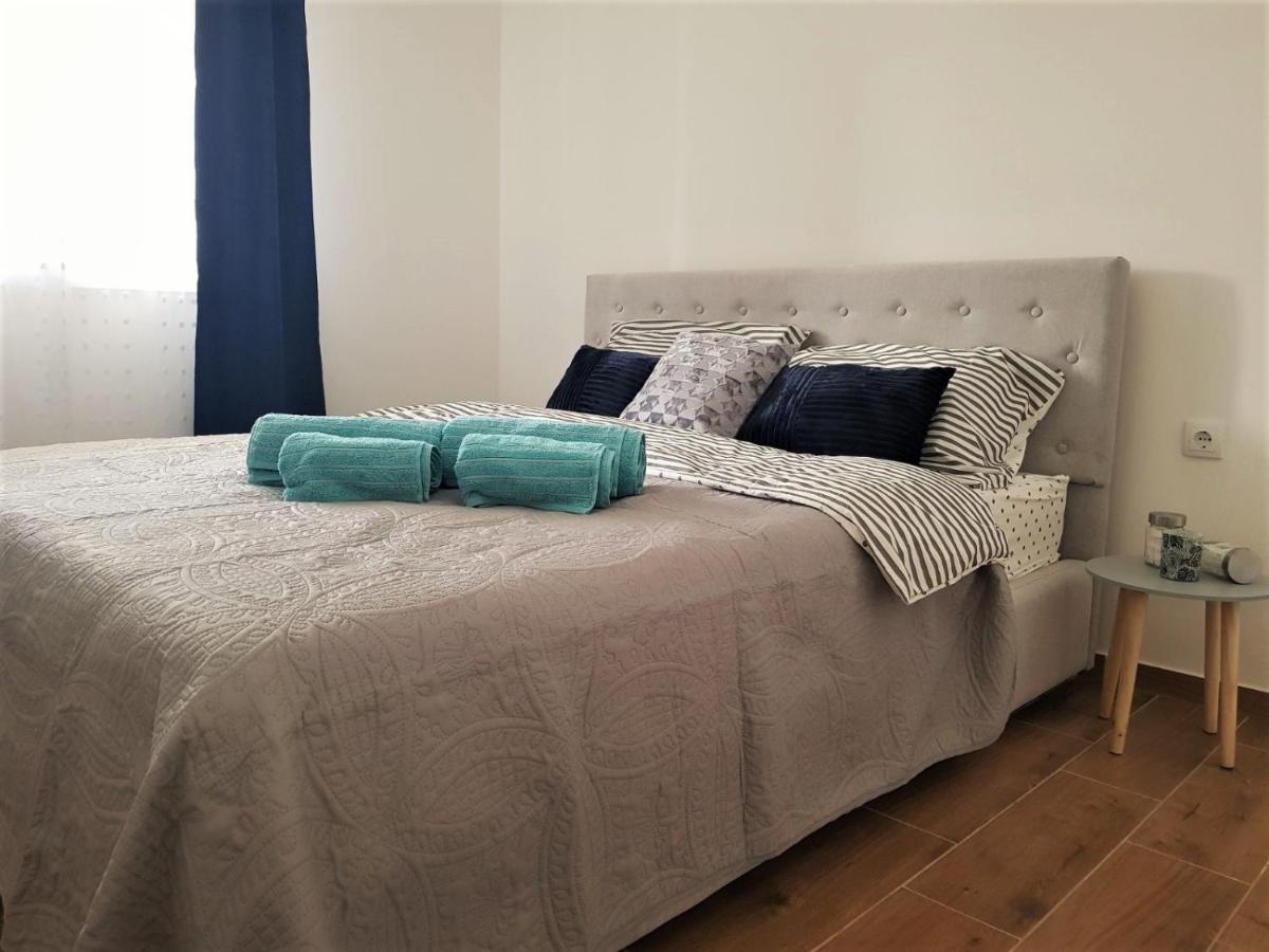 Apartman Astra 斯雷姆斯卡米特罗维察 外观 照片